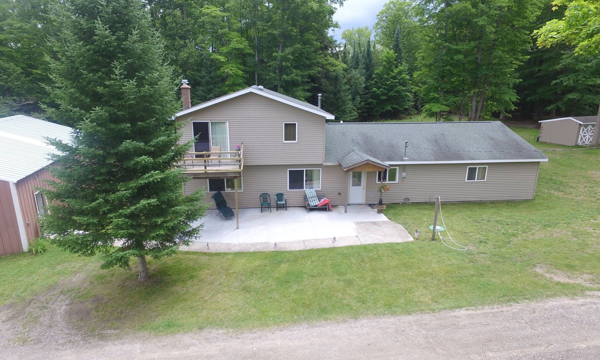 Hillman House | Bear swamp lodge right side