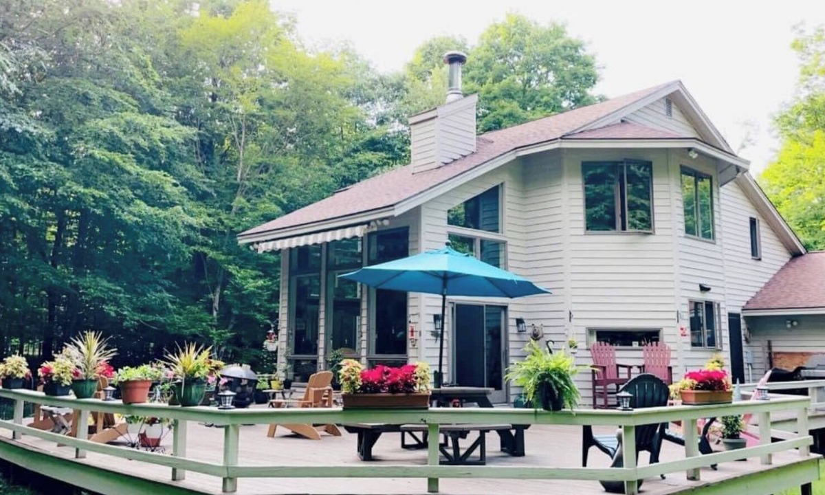 Town of Webb House | Bearfoot Camp~ Luxurious Home on 5 Private AcresnPet Friendly