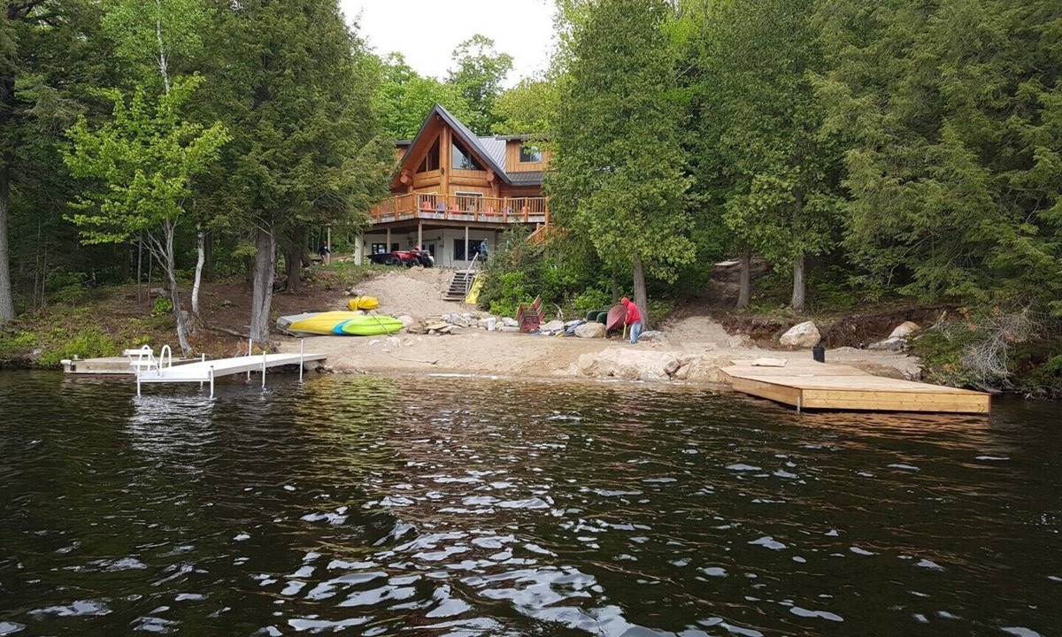 Rye Cottage | Bearhead Lodge - Beautiful 6 bedroom pine log cottage, lakefront,beach, forested