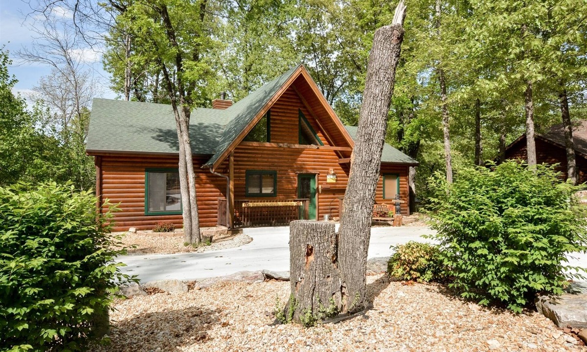 Branson Cedars Cabin | Bearific Cabin | 3 Bed, 3 Bath