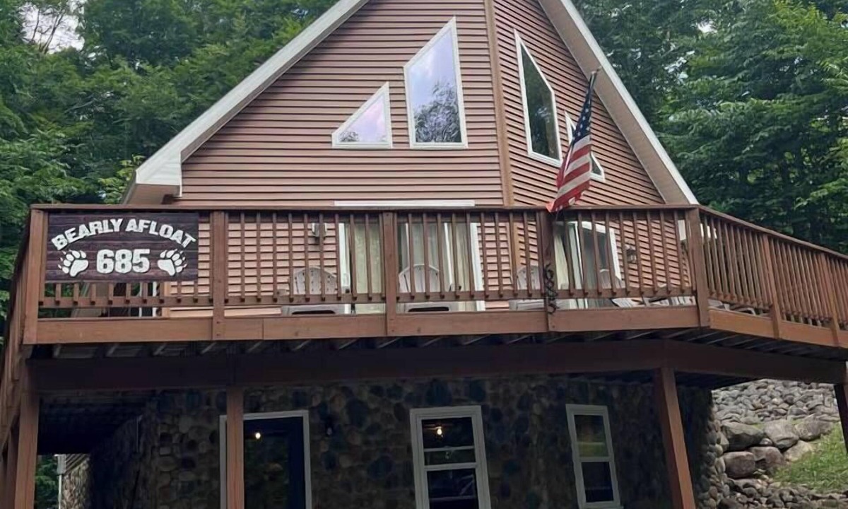 Town of Webb House | Bearly Afloat, Camp Bearly Afloat - Old Forge