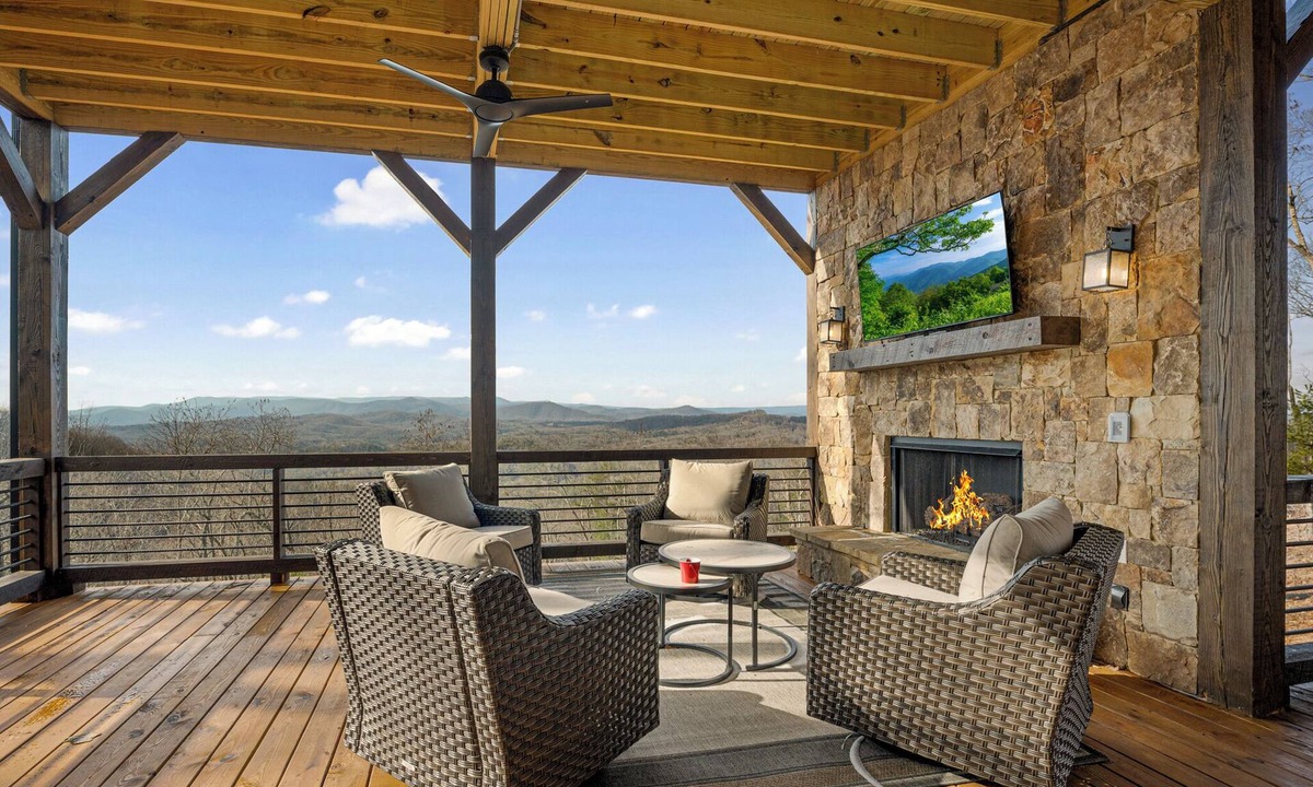 Blue Ridge Cabin | Bearly Made It- Blue Ridge GA
