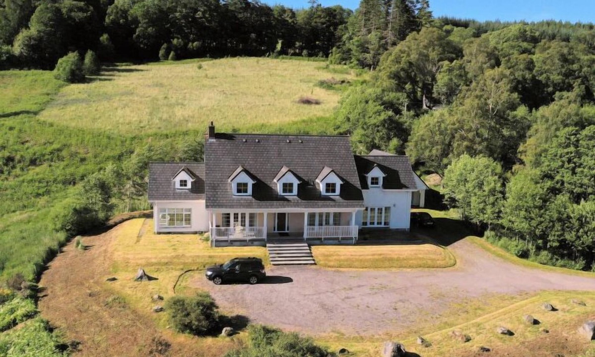 Glen Urquhart House | Bearnock House by Interhome