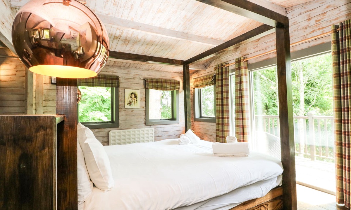 Glen Urquhart Cottage | Bearnock Lodge