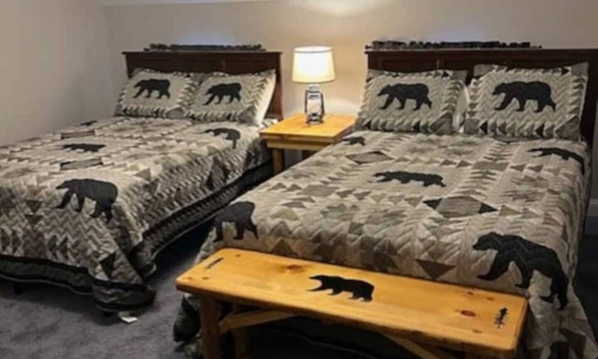 Rockwood Bed & Breakfast | Bears Den Lodge B & B #3