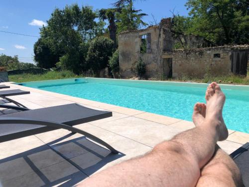 Condom Bed & Breakfast | BEARS N BREAKFAST