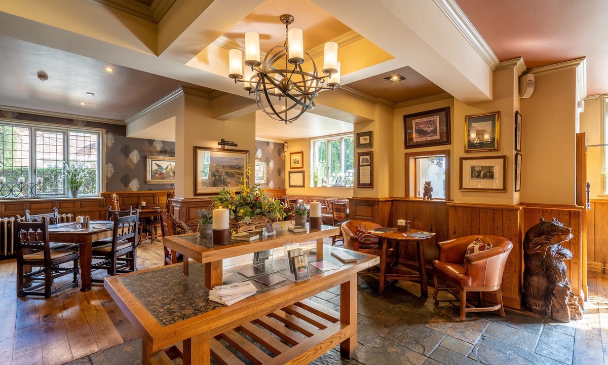 Warmingham Hotel | Bears Paw Inn