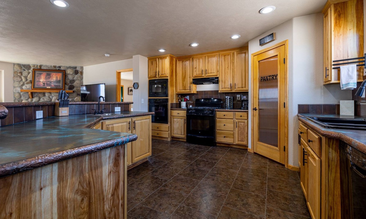 Clark House | Beartooth Retreat- space for large groups