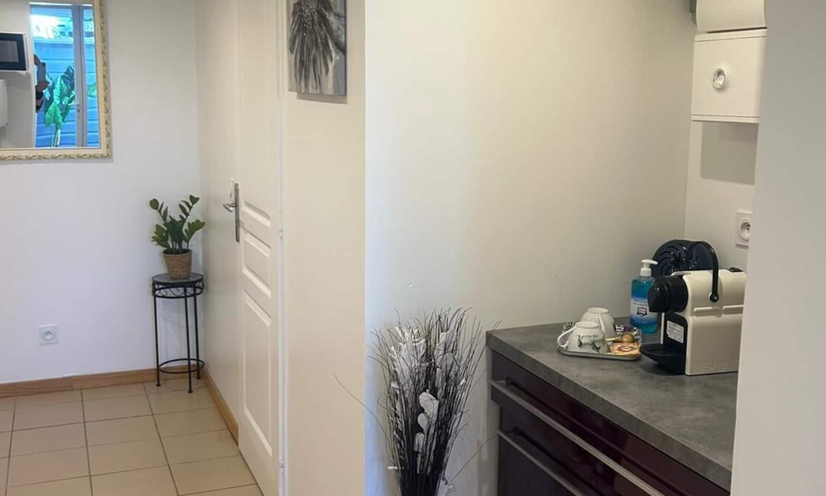 Bordeaux-Saint-Clair Apartment | Beau Appartement Limite Etretat