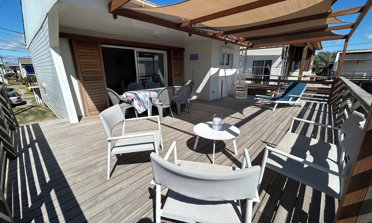 Gruissan Plage Ski Chalet | Beau Chalet Authentique, vue sur mer