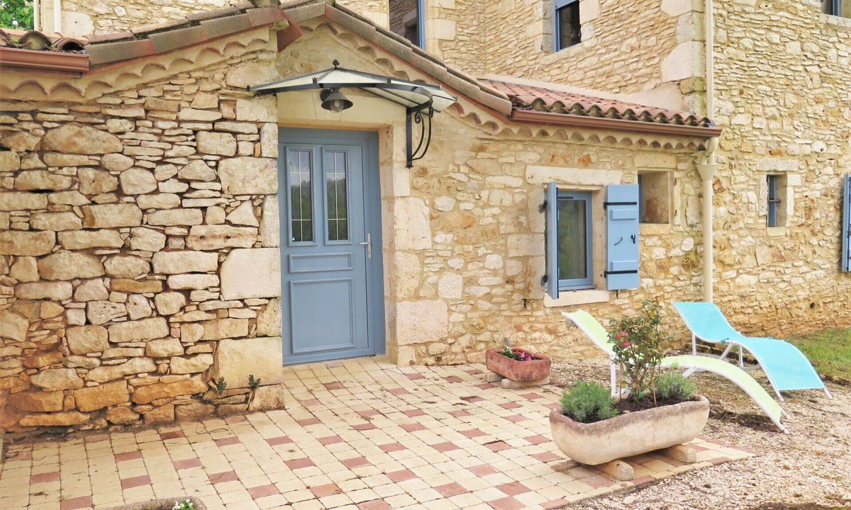 Blanquefort-sur-Briolance House | Beautiful villa for 4 guests with WIFI, TV, terrace, pets allowed and panoramic view