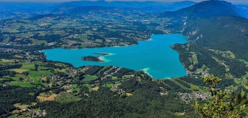 Aiguebelette-le-Lac Apartment | Beau séjour Aiguebelette