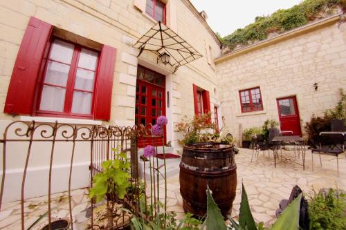 Saumur House | Beaulieu La Source