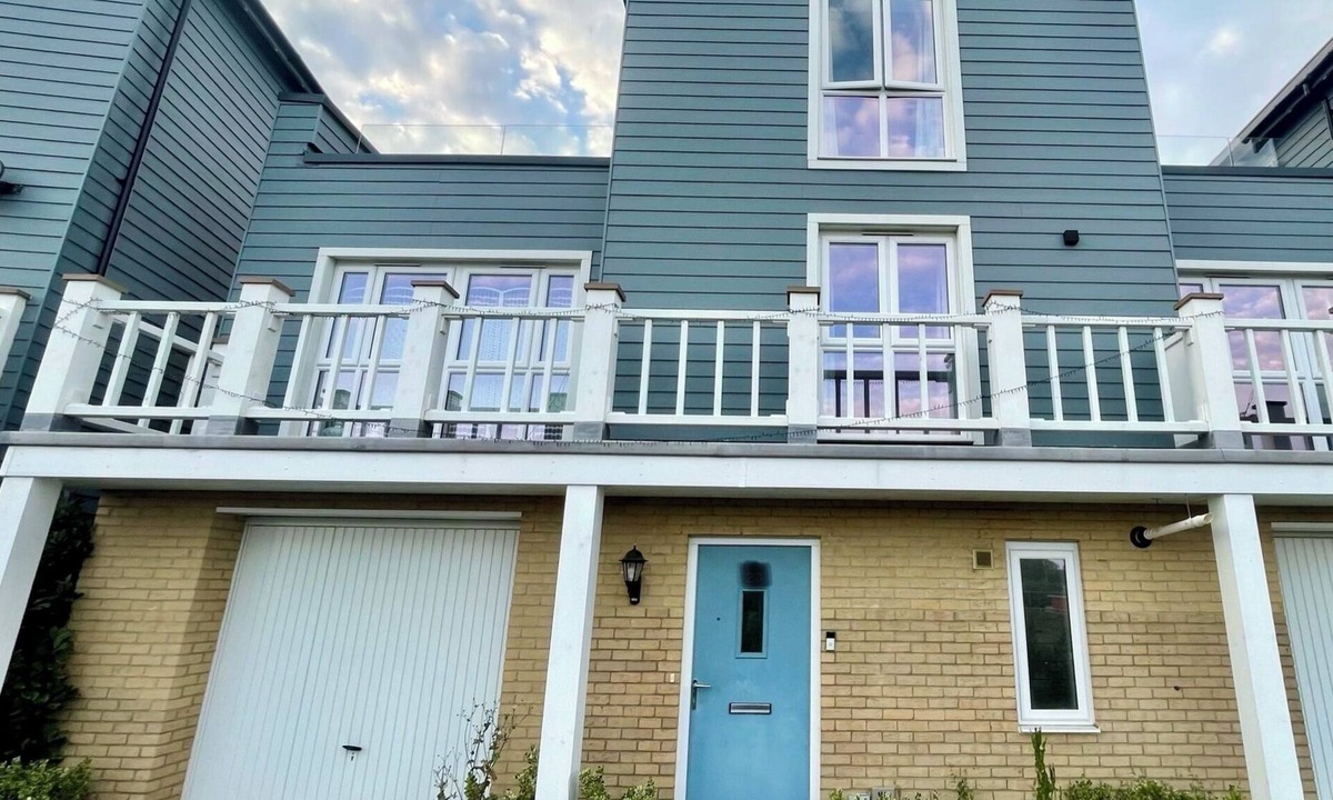 Chelmsford House | BEAULIEU PARK - SLEEPS 10 - CHELMSFORD