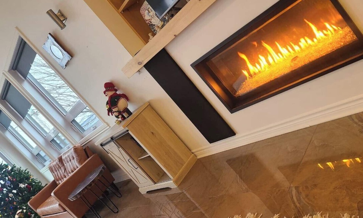 Valleyfield House | Beautiful spacious river view house, direct access to regional park