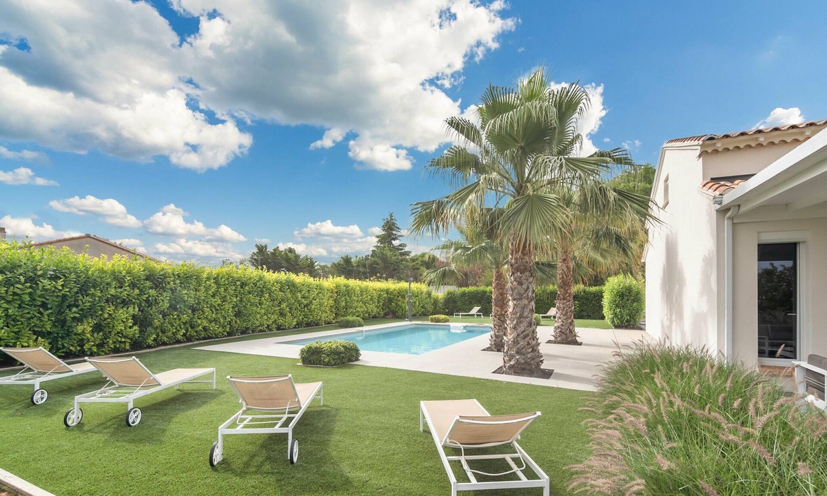 Saint-Genies-de-Fontedit Villa | Beautiful villa with swimming pool