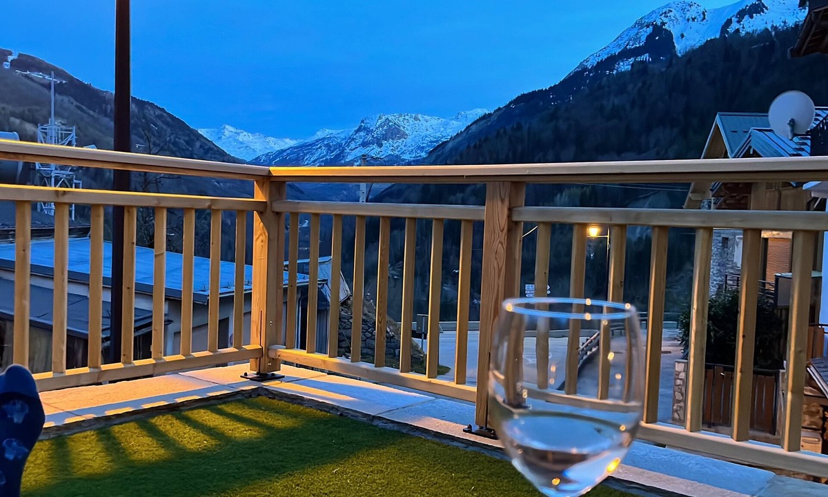 Novallay Ski Chalet | Beautifully restored chalet - ideal for 3 Valleys skiing