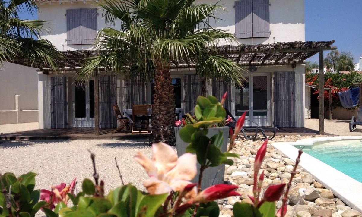 Saintes-Maries-de-la-Mer House | Beautiful Villa with Pool