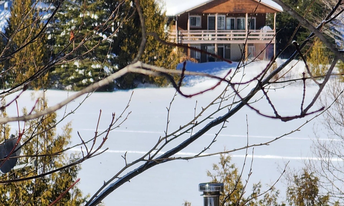 Notre-Dame-de-la-Merci Ski Chalet | Beautiful waterfront cottage. Ideal for families.