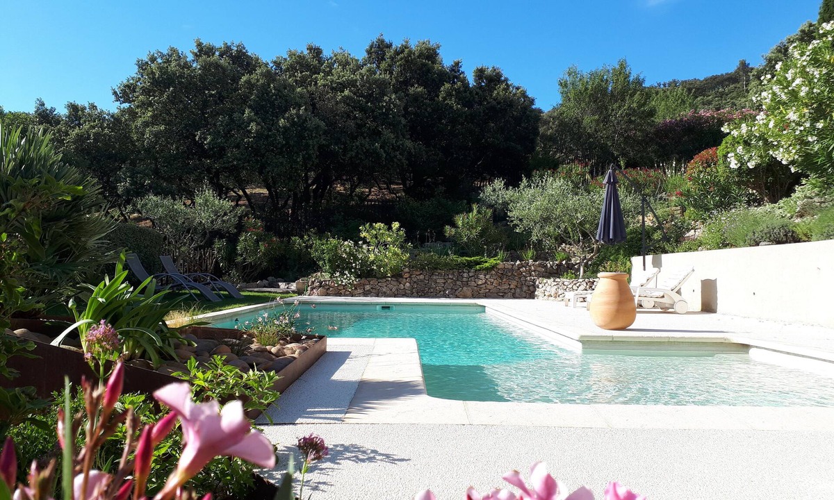 Les Hauts de Villeneuve Villa | Beautiful villa d. architect located in lush greenery. Private pool