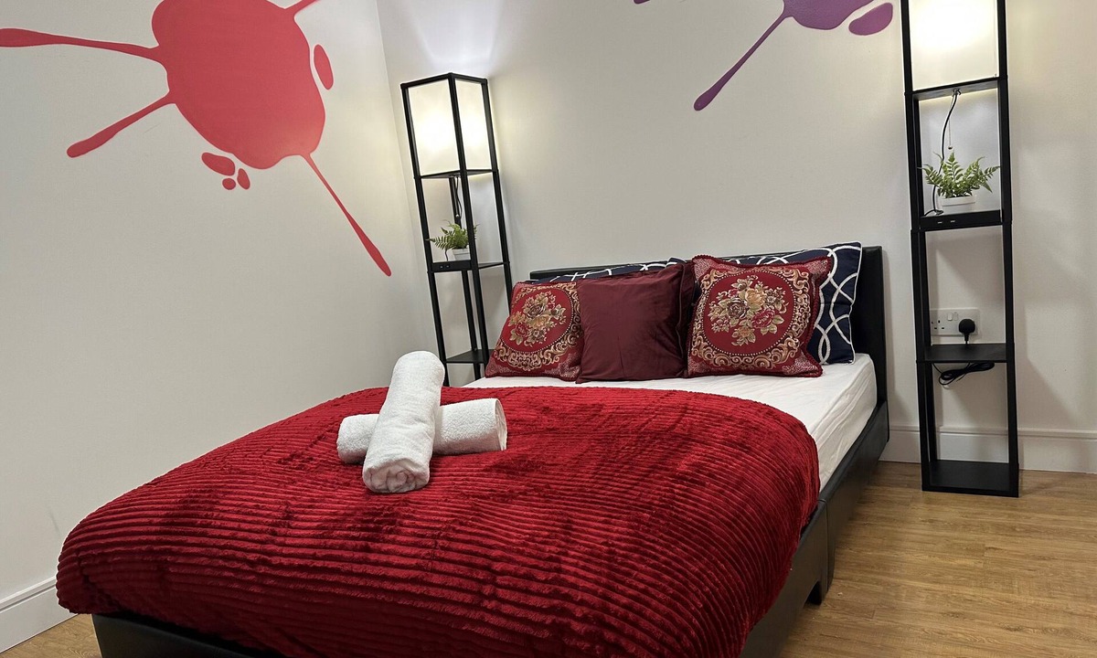 Edgware House | Beautiful 1-Bed House in Edgware