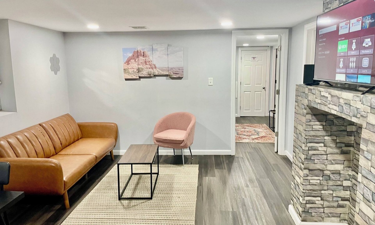 Ampere Apartment | Beautiful 1 BR Apt Basment,35 min to NYC