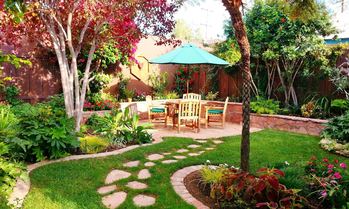 Village of La Jolla Cottage | Beautiful 1940's La Jolla Beach Cottage and Gardens
