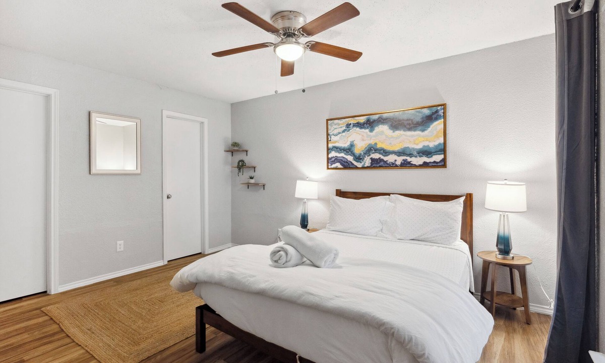 University Hills and Windsor Park Apartment | Beautiful 1BD/1BA in University Hills 4829