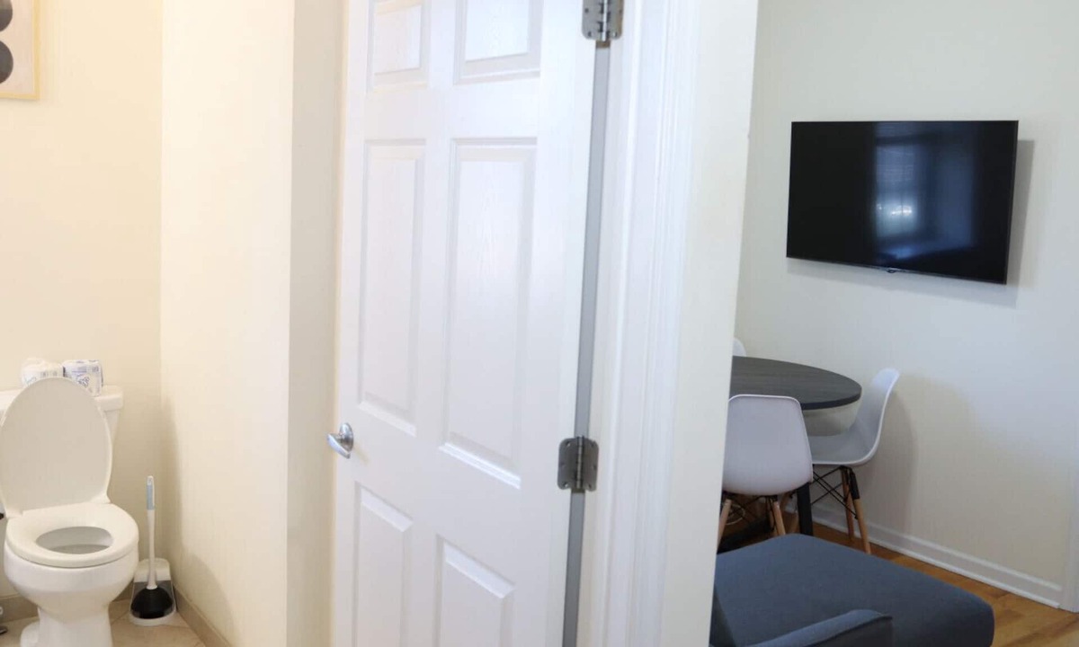 Belleville Apartment | Beautiful 1Bed 1 Bath w/Parking