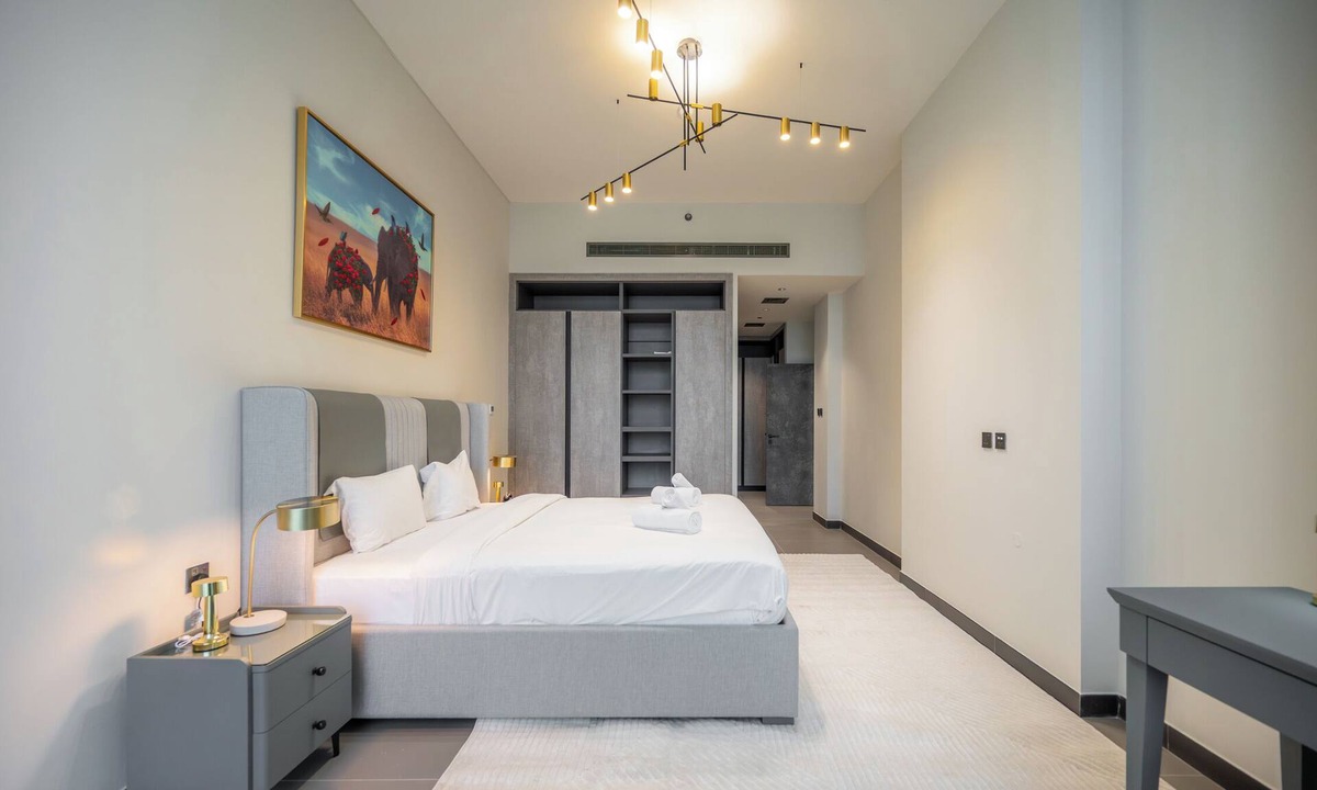 Jumeirah Lake Towers Apartment | Beautiful 1BR Amazing Lake View Fully Furnished