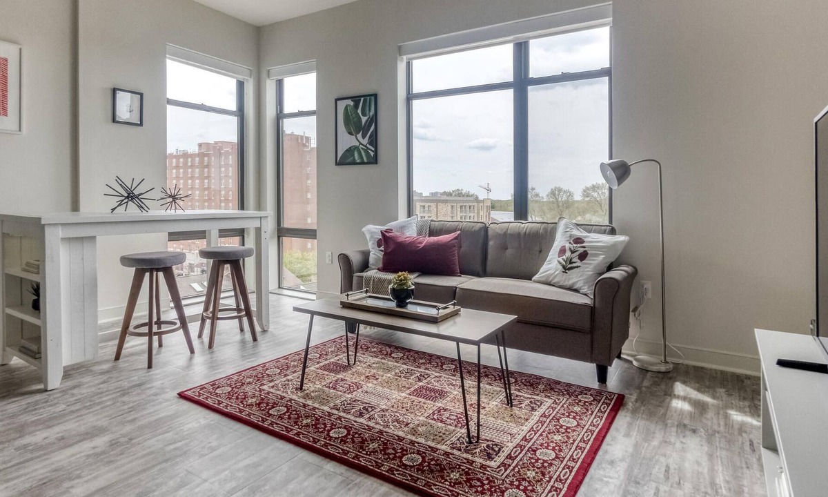 Bluemont Apartment | Beautiful 1BR in Arlington, Gym + Parking
