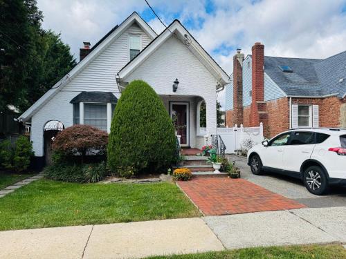 West Hempstead Apartment | Beautiful 2 Bedroom Suite