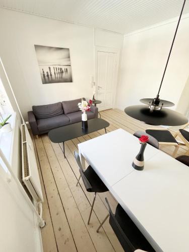 Aalborg Apartment | Beautiful 2 Bedroom Apartment on Borgergade