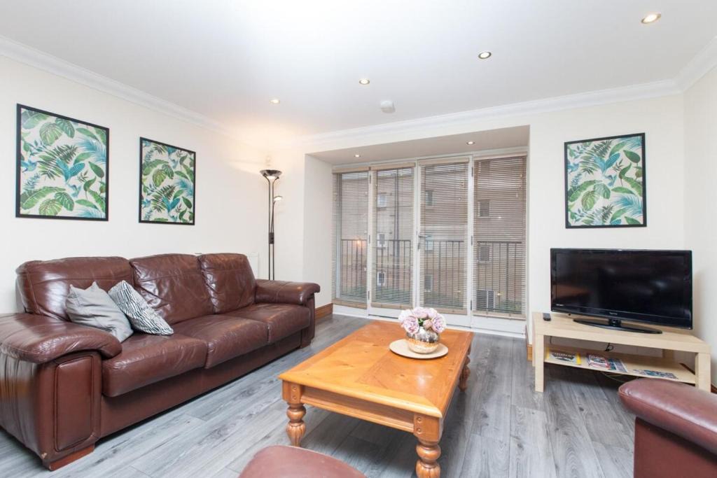 Haymarket Apartment | Beautiful 2 Bedroom Flat In Converted Distillery