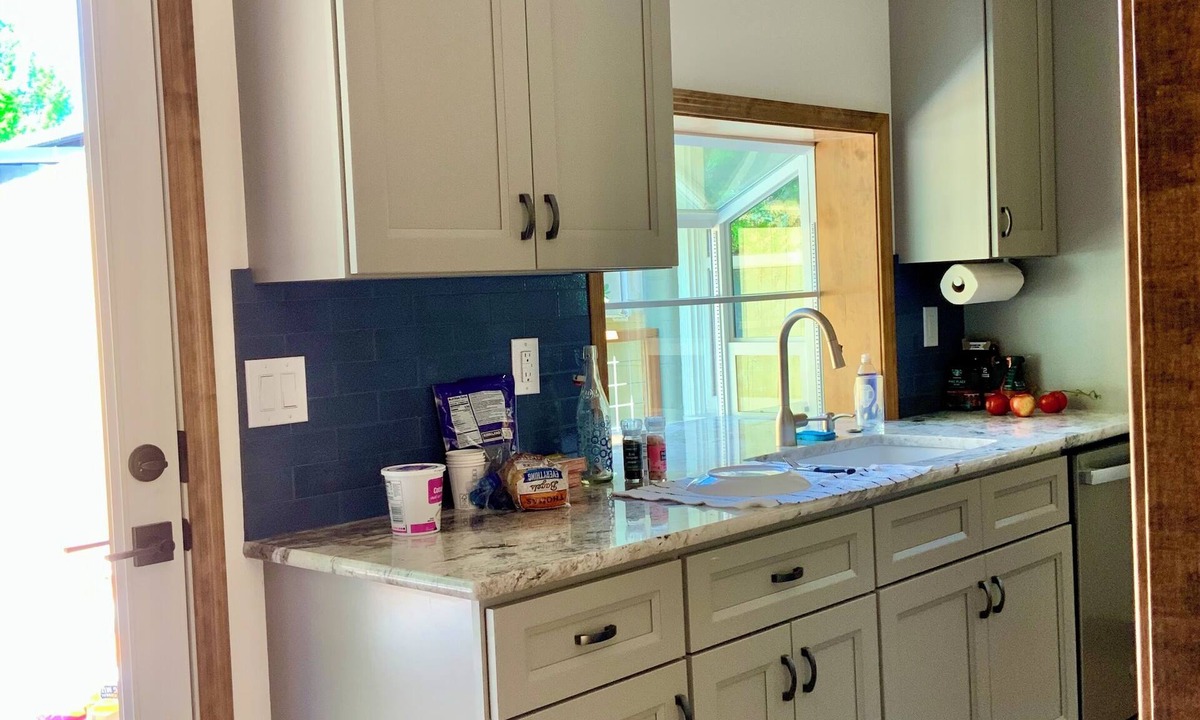 Vancouver Heights House | Beautiful 2-bedroom house addition in wonderful Vancouver.
