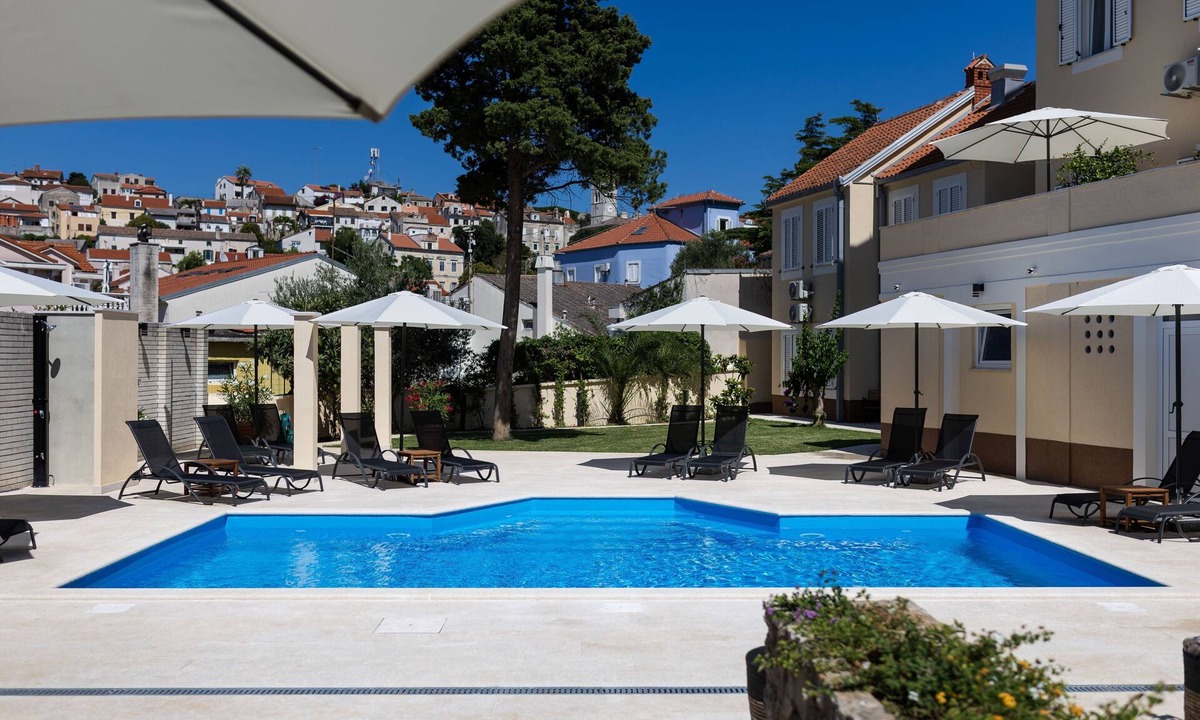 Cove Murtar Apartment | Beautiful 2-bedroom apartment with veranda