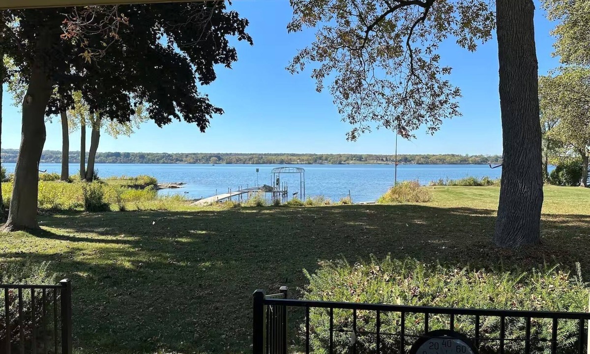 Town of Owasco House | Beautiful 2-bedroom Owasco Lakefront home
