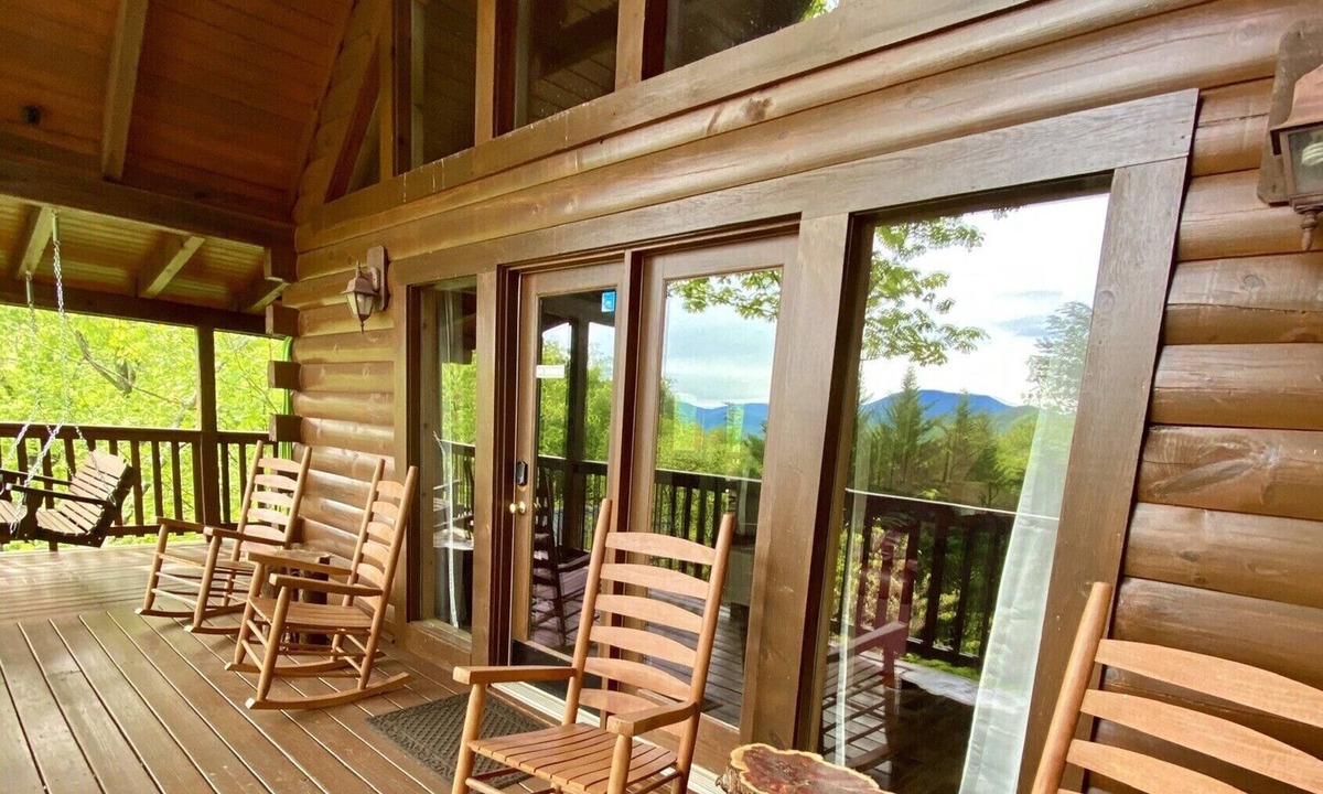 Black Bear Falls Cabin | Beautiful 2 Bedroom/2 Master Bath cabin in Black Bear Falls Resort!
