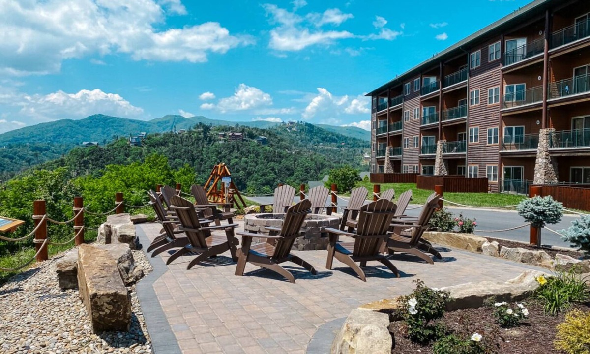 Gatlinburg Hotel | Beautiful 2-bedroom with free indoor water park