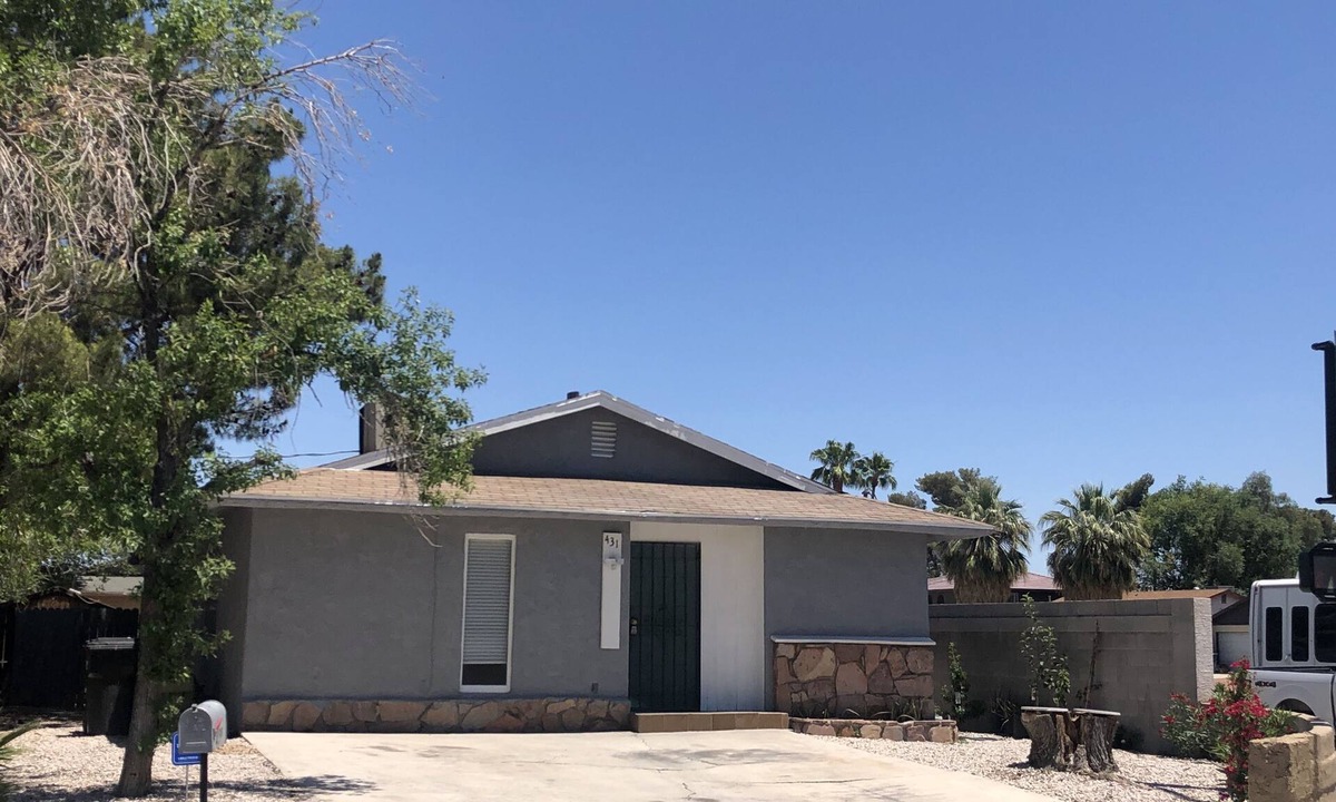 Rancho Oakey House | Beautiful 2b/1b home located in central of LV. Minutes away from the strip