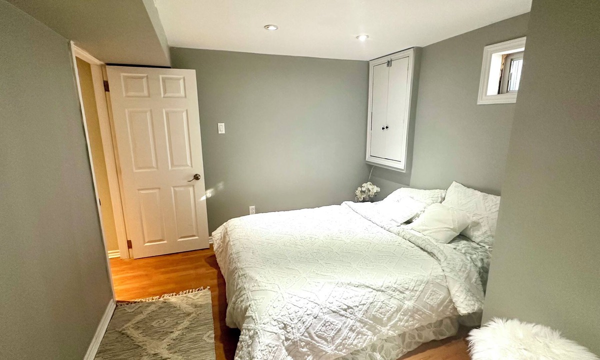 Georgetown House | Beautiful 2Bed walkout basement