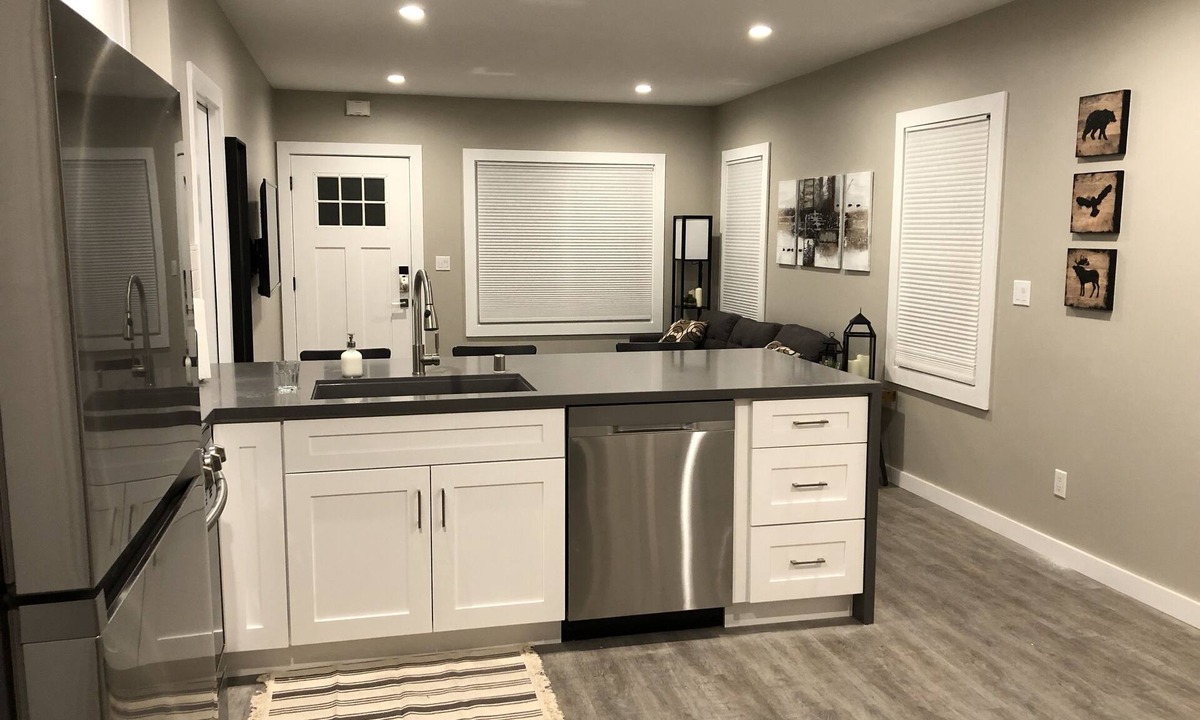 Glendale Apartment | Beautiful 2bed1bath Apt w/Laundry and parking