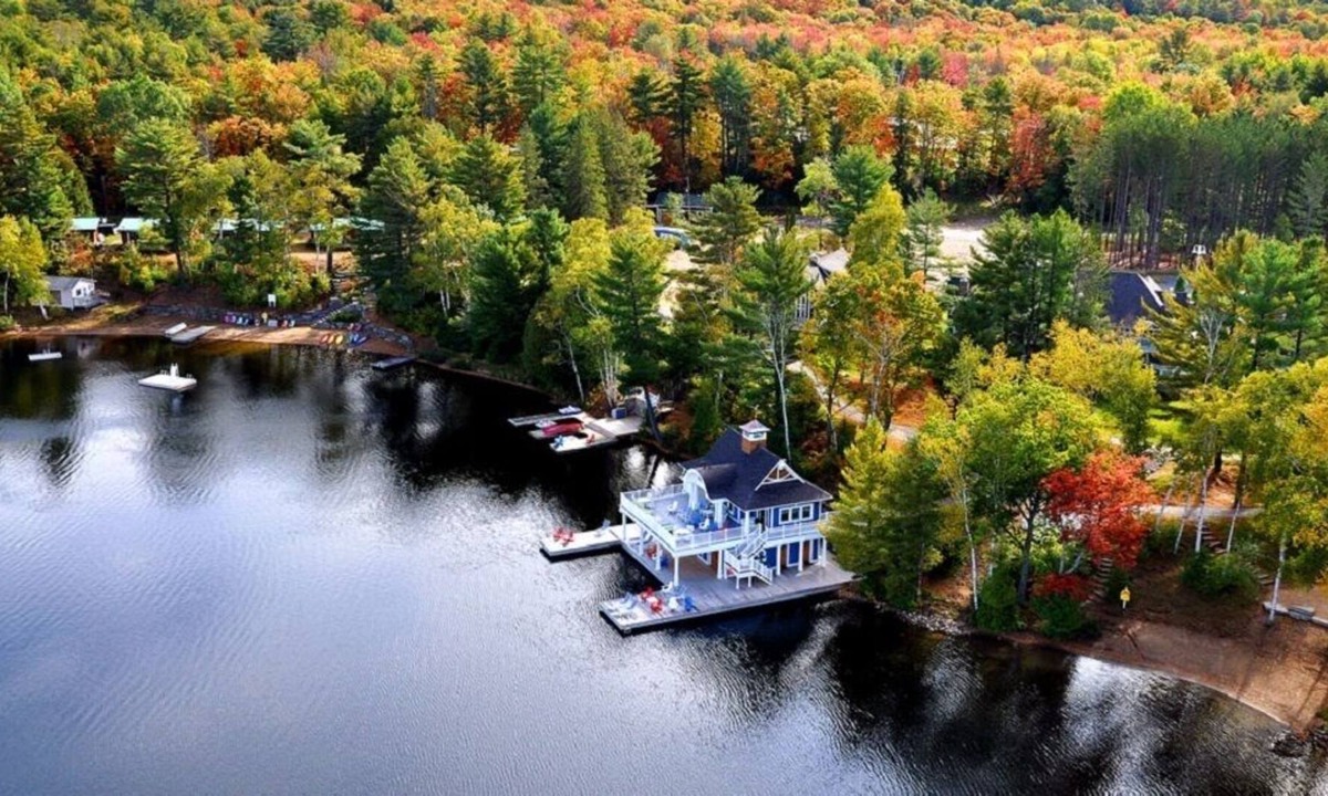Baysville Villa | Beautiful 3 bdrm + den Villa on Lake of Bays