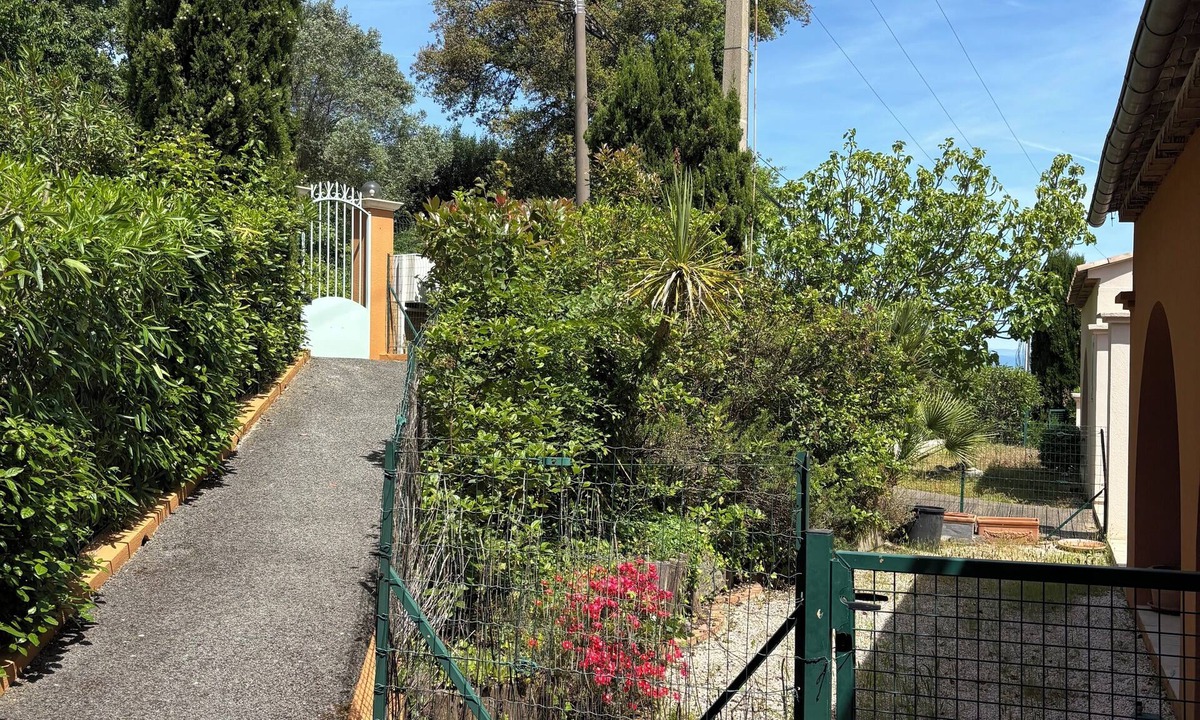 La Garde-Freinet Apartment | Beautiful 3 bedroom apartment