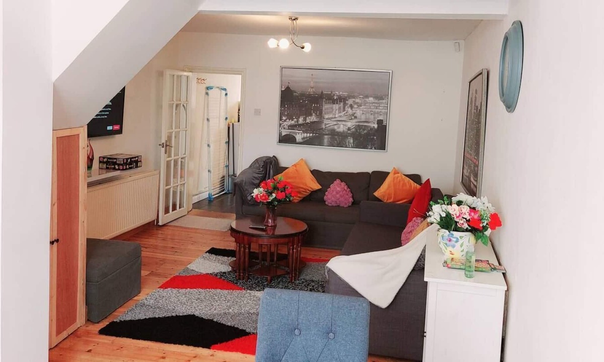 Chatham House | Beautiful 3-Bed House in Chatham