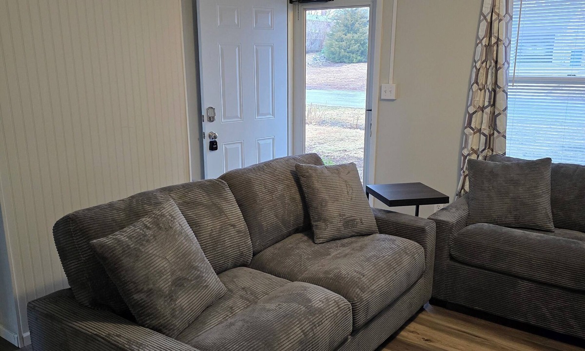 St. Joseph House | Beautiful 3-bedroom house in delightful Saint Joseph, IL!