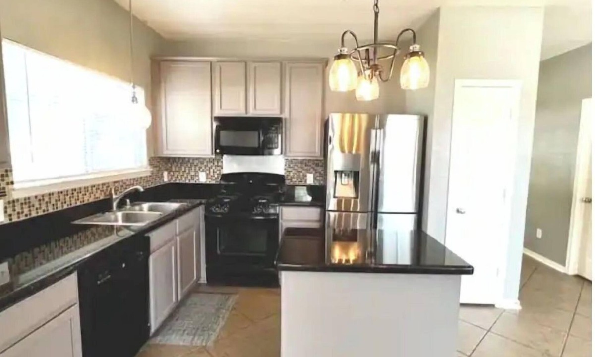 Barker House | *Beautiful 3-bedroom 2 story home great location.