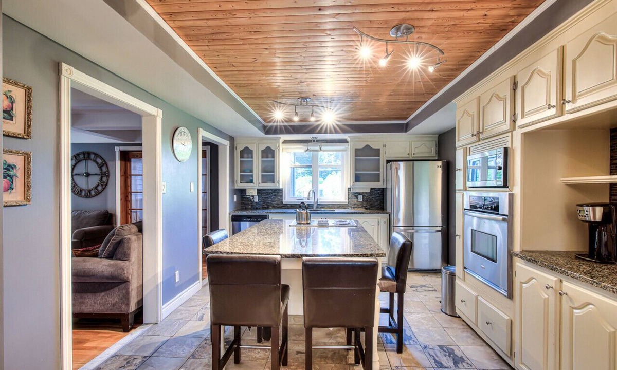 Brossard Apartment | Beautiful 3-Bedroom in Brossard