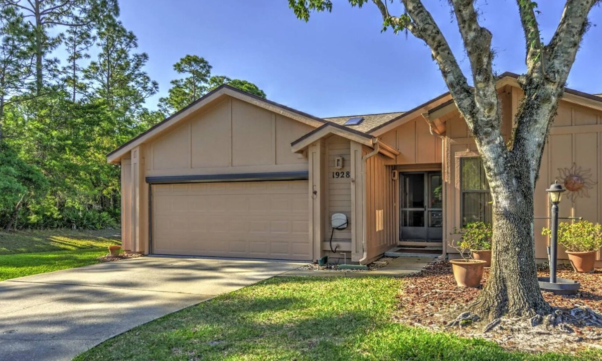 Samsula-Spruce Creek Condo | Beautiful 3 Bedroom Condo w/Golf in Luxury Community with Amenities