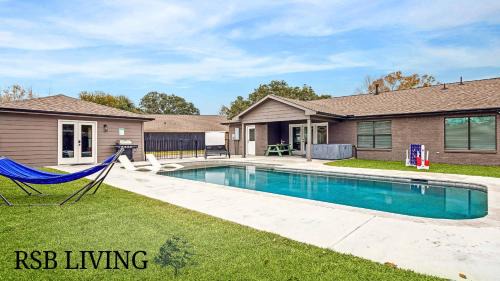 Westbury House | Beautiful 3BD 2BATH Comfortable Home In Houston